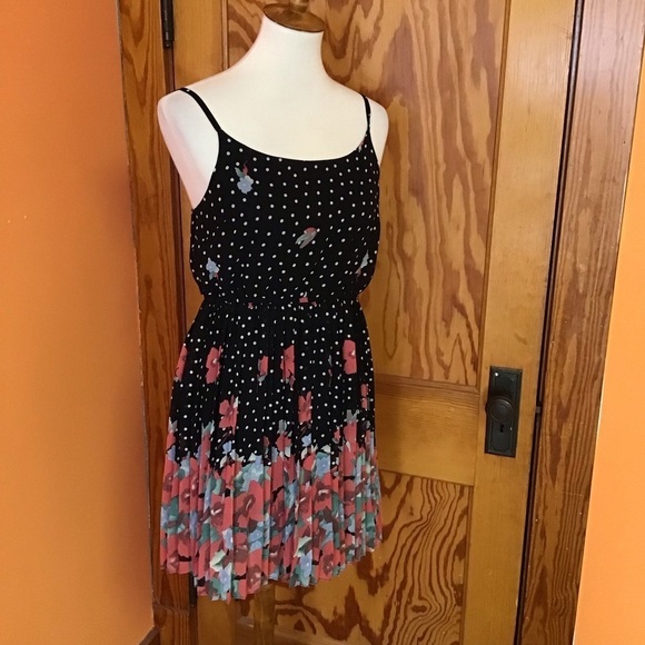 3 for 20 $ bundle Forever 21 Black Polka Dot & Bright Floral Sun Dress - Picture 5 of 8